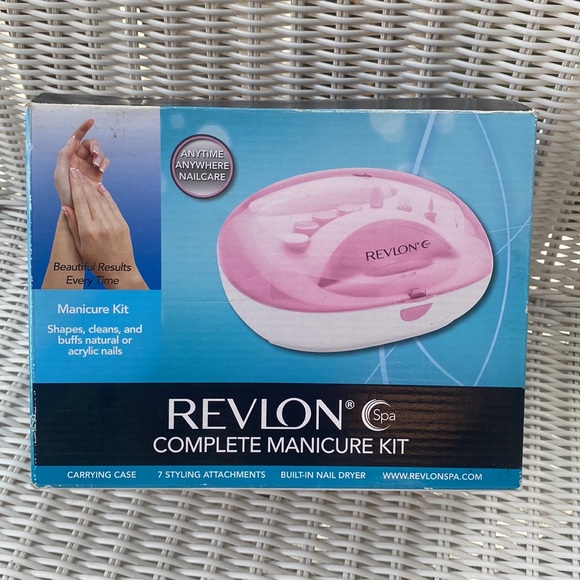 Revlon complete manicure kit with nail dryer - pink - Picture 6 of 13
